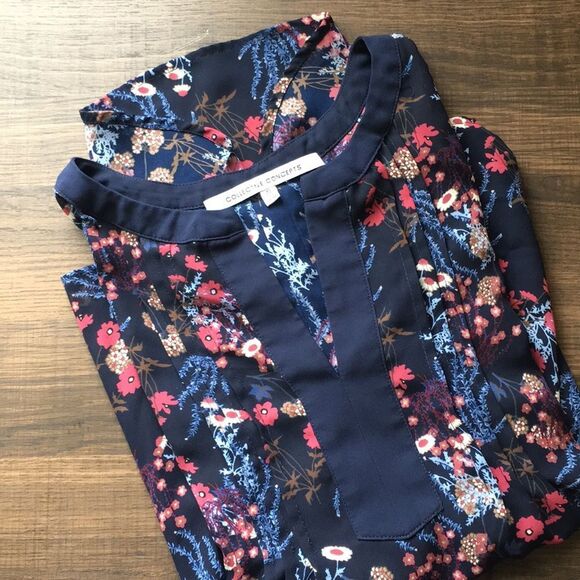 Collective Concepts Small Blouse Floral Dark Navy - Picture 6 of 7